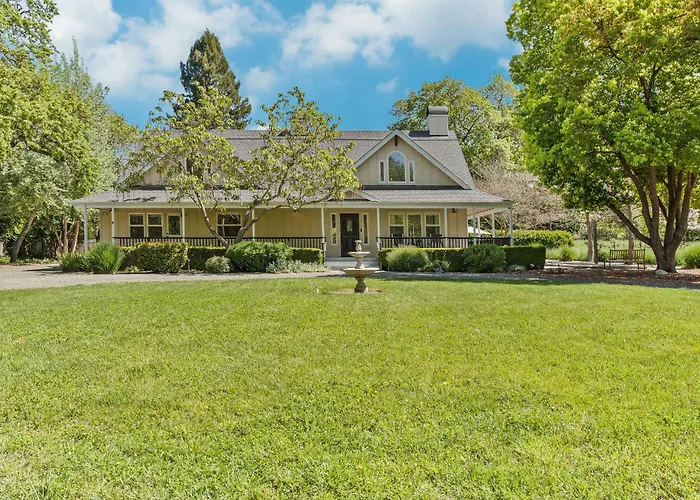 Charming 4Br Wine Country Getaway With Spa & Firepit