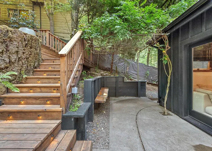 Artsy Retreat - Woodstove Grill And Patio
